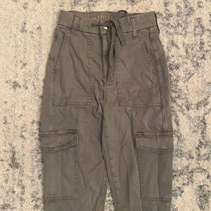 00 American Eagle army green cargo pants